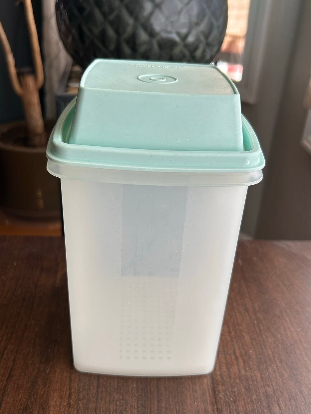 Vintage Tupperware Pick-a-Deli container pickle keeper